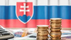 Deficit verejných financií stúpa