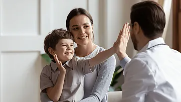 Vláda chystá trojnásobné zvýšenie príspevku na opatrovanie. Zdroj: shutterstock.com/fizkes