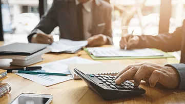 Podnikatelia majú povinnosť opravy odpočítanej dane. Zdroj: shutterstock.com/PanuShot