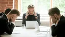 Firmy na Slovensku zaznamenali pokles ziskov. Zdroj: shutterstock.com/fizkes
