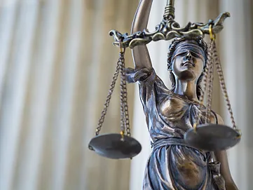 Ústavný súd Českej republiky zrušil zákonnú úpravu, ktorá pre úradnú zmenu pohlavia trans ľudí vyžadovala chirurgický zákrok, zahŕňajúci sterilizáciu a premenu pohlavných orgánov.