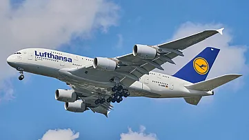 Zisk nemeckých aerolínií Lufthansa klesol