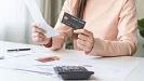Termín na úhradu odloženého poistného sa blíži. Zdroj: shutterstock.com/Kmpzzz