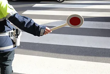 Prečo mestský policajt nemôže pokutovať „STOPku“ a jazdu na červenú