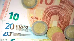 Rodičia musia o dávku ošetrovné požiadať nanovo