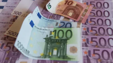 Banky si oproti vlaňajšku polepšili