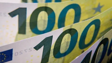 Konsolidácia za miliardy eur