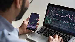 NBS proti prehnaným investičným poplatkom