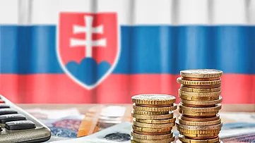 Vyššie odvody, zrušené sviatky a zdražovanie potravín: Parlament schválil konsolidačné opatrenia