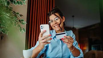 Povinnosť bezhotovostných platieb