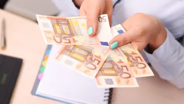 XTB a úročenie hotovosti